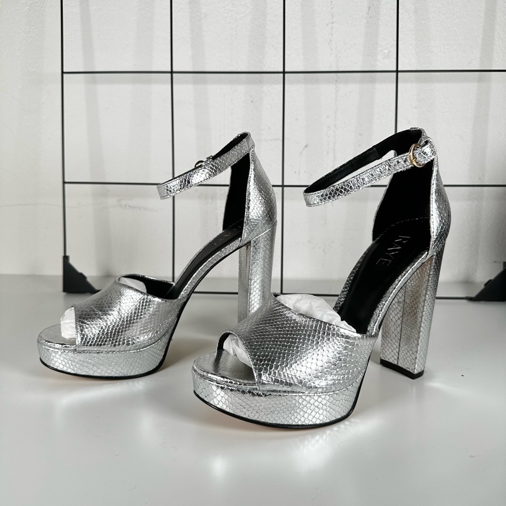 Raye Platform Heels Size 8 - image 2